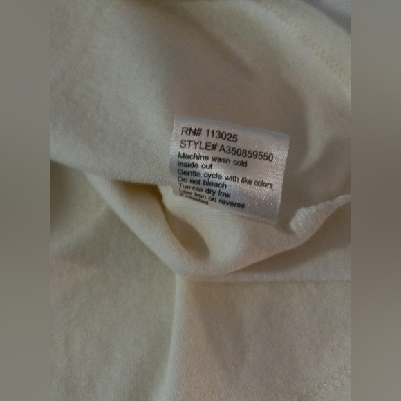 Vibe n' Crop tshirt junior's size S - Picture 5 of 10